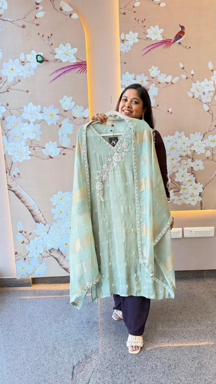 Pure tissue handwork suit set in mint green