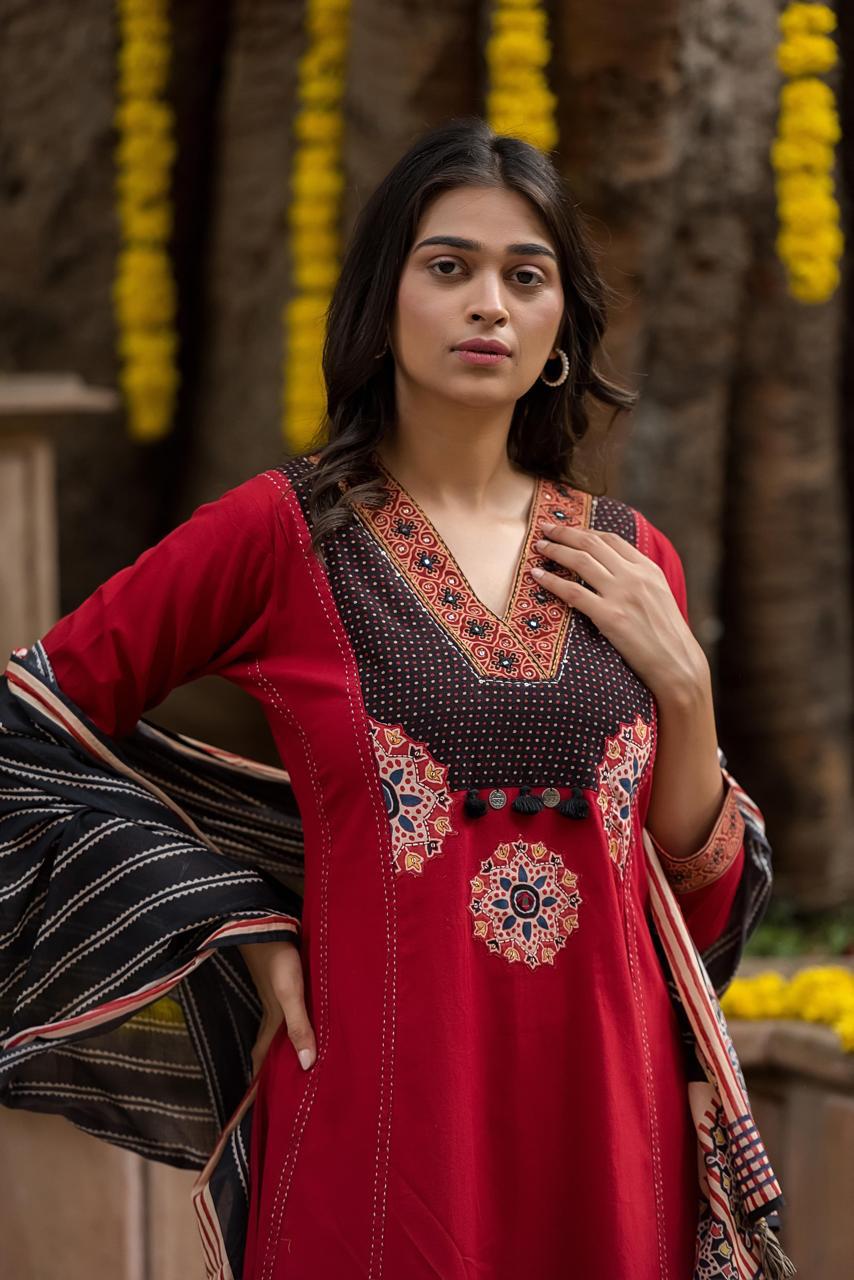 Super pretty cotton full suit set in red