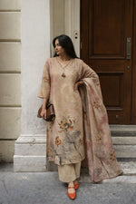 Linen suit set with embroidered neck