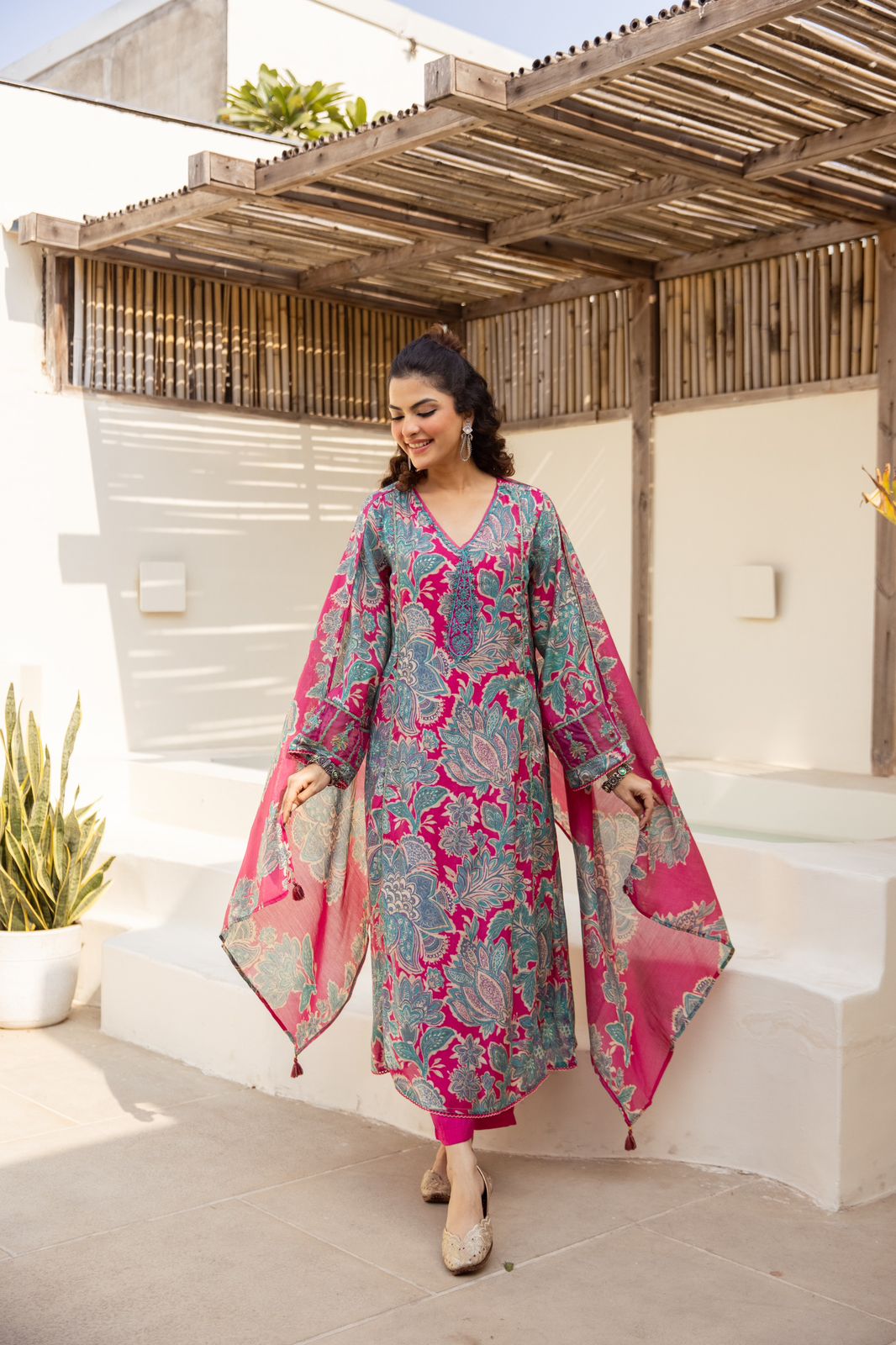 Pretty soft muslin orgenza detailing suit set in pink