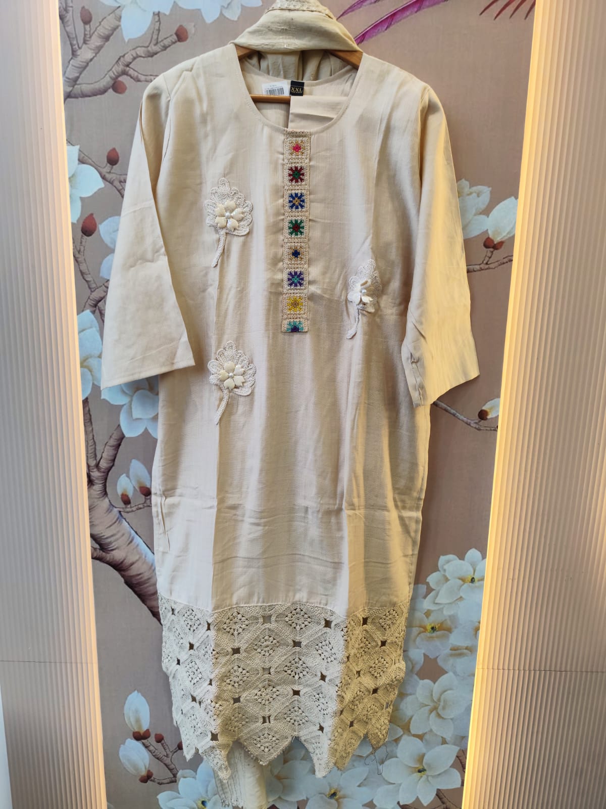 Applique full suit in cotton