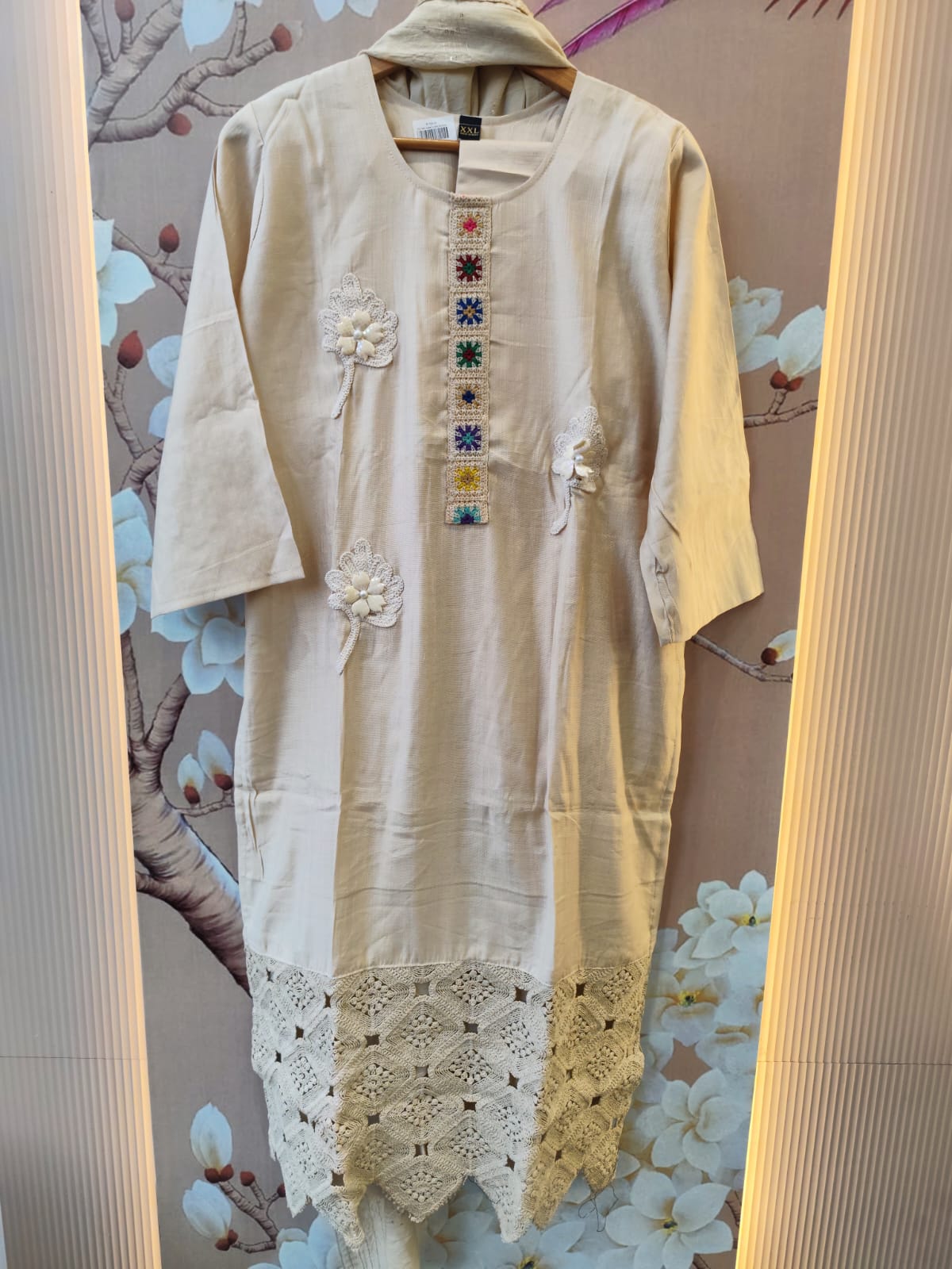 Applique full suit in cotton