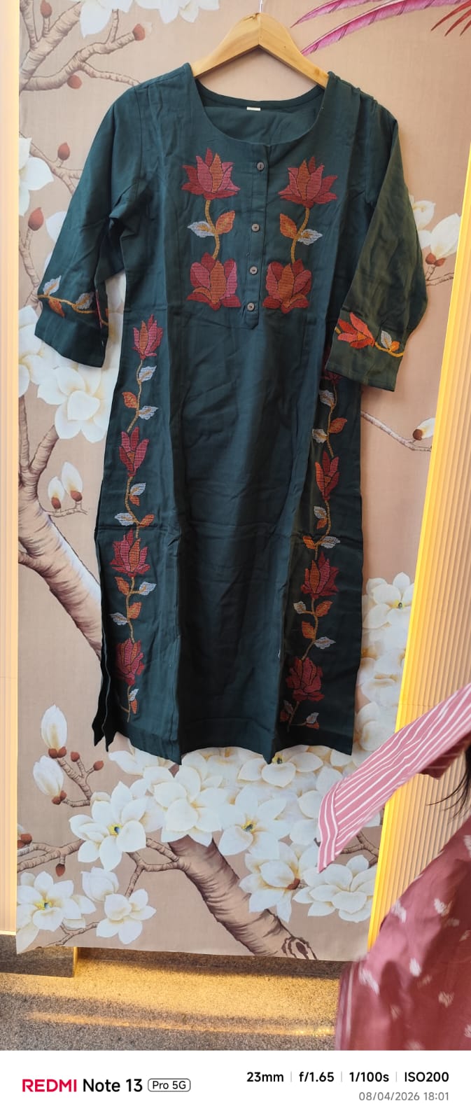 Embroidered kurta pant