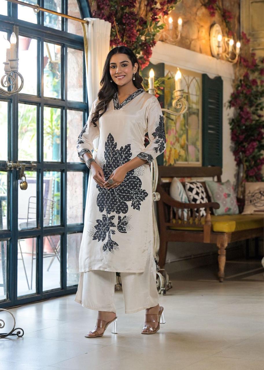 Super pretty Mul silk embroidery full suit set in black