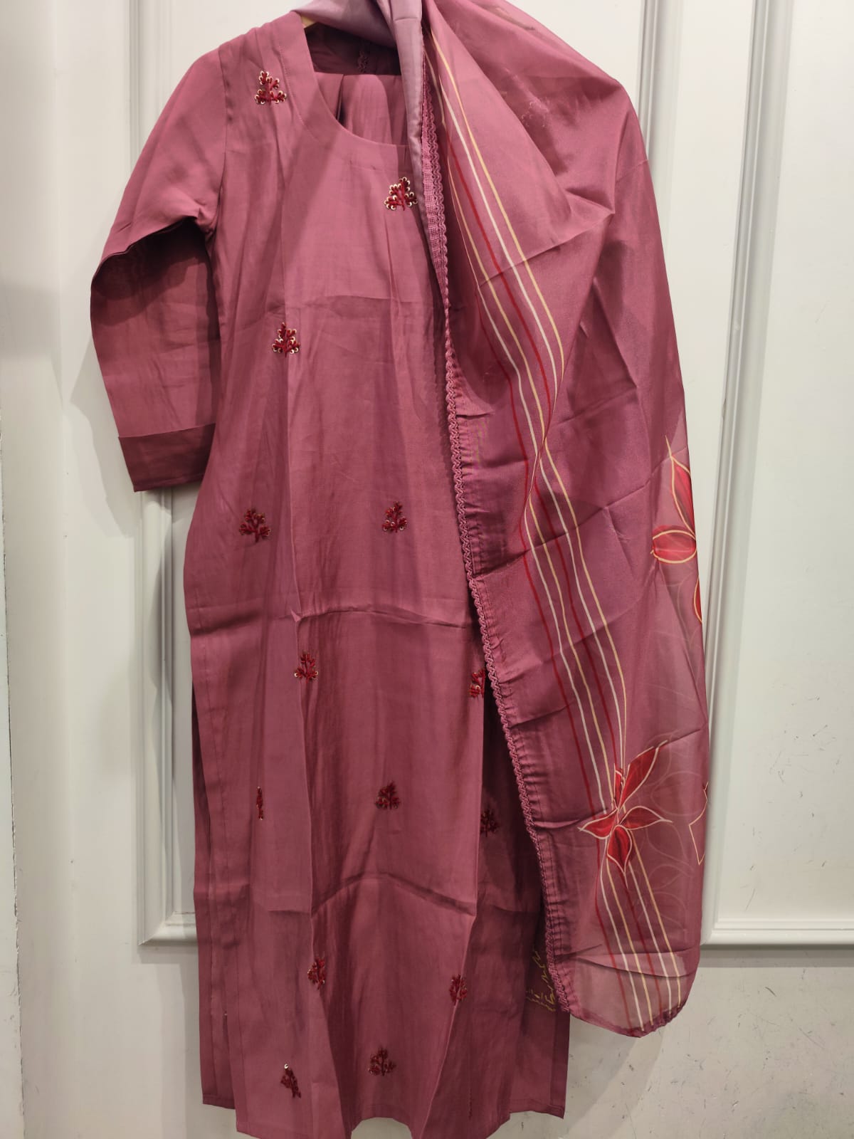 Mul silk embroidered full suitin onion pink