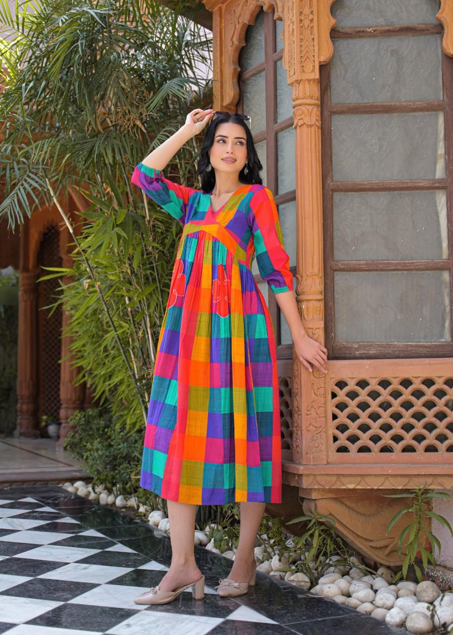 Pretty pretty cotton Alia cut dress