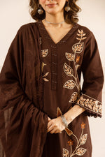 Fully embroidered suit set in brown