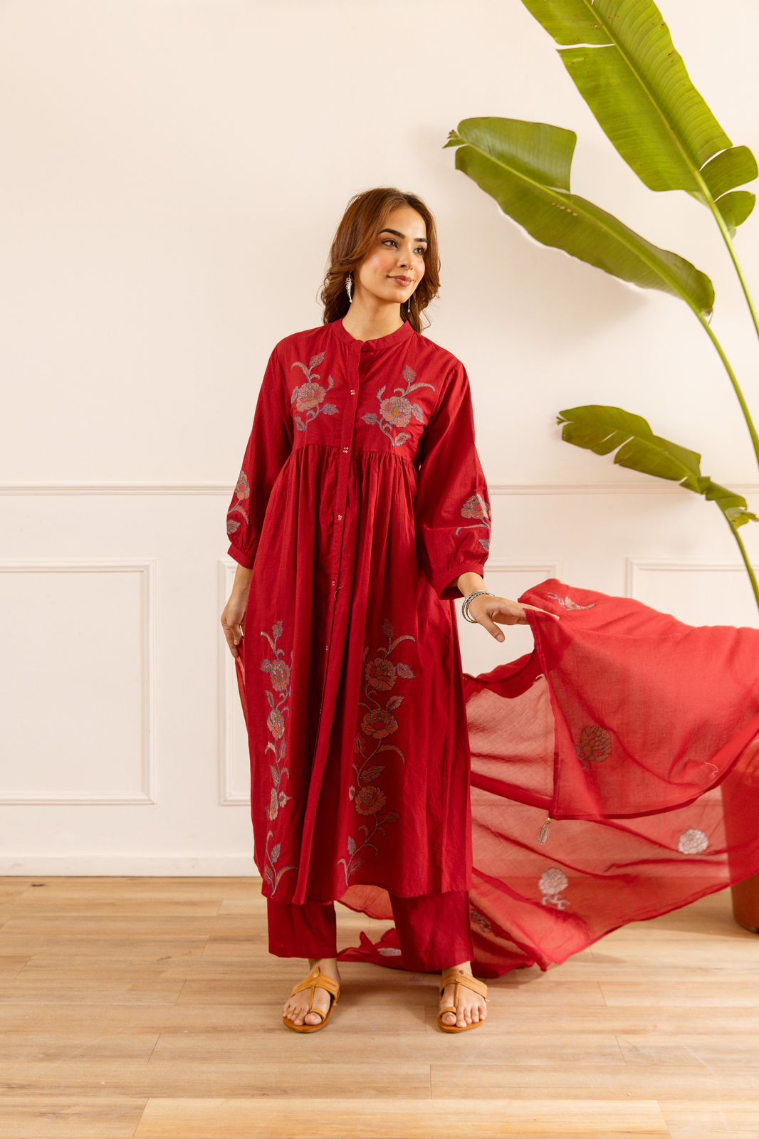 Pretty cotton applique suit set in red
