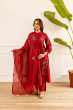 Pretty cotton applique suit set in red