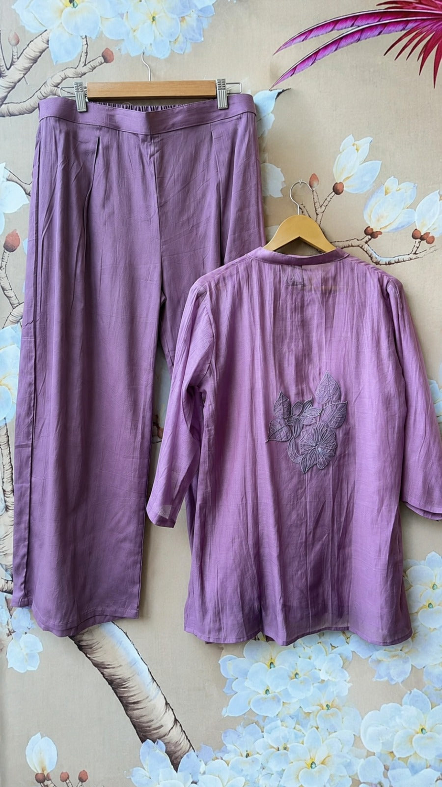 Pretty ombré front and back applique work comes with inner