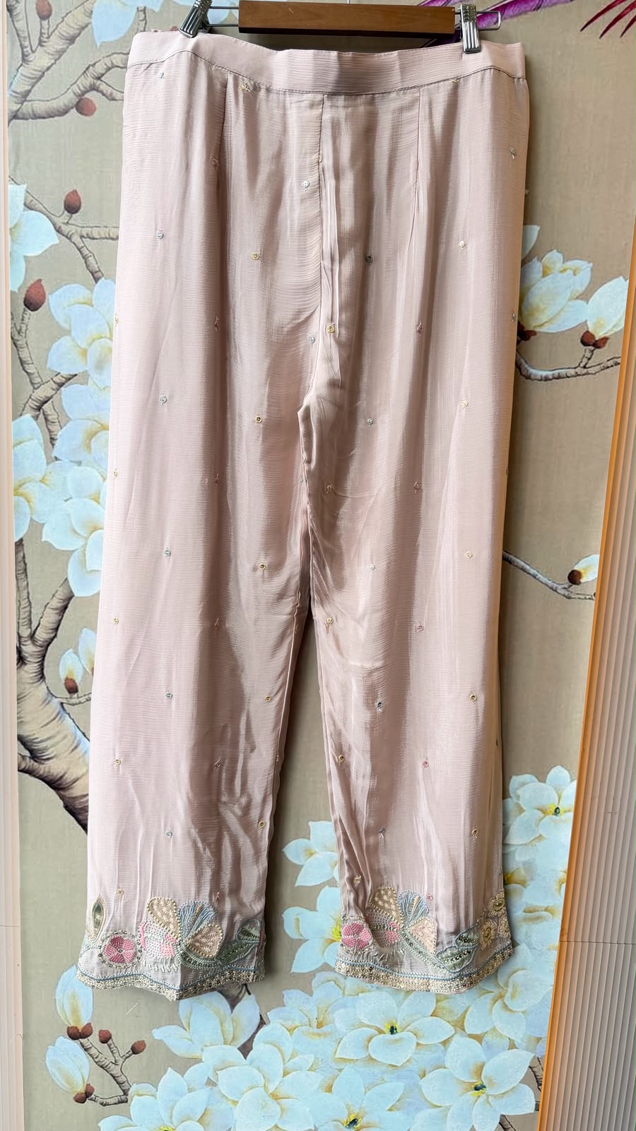 Premium chinon with pretty handwork and gotta detailing Co ord