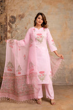 Super pretty lining cotton suit with front n back block print paired with Kota doria dupatta