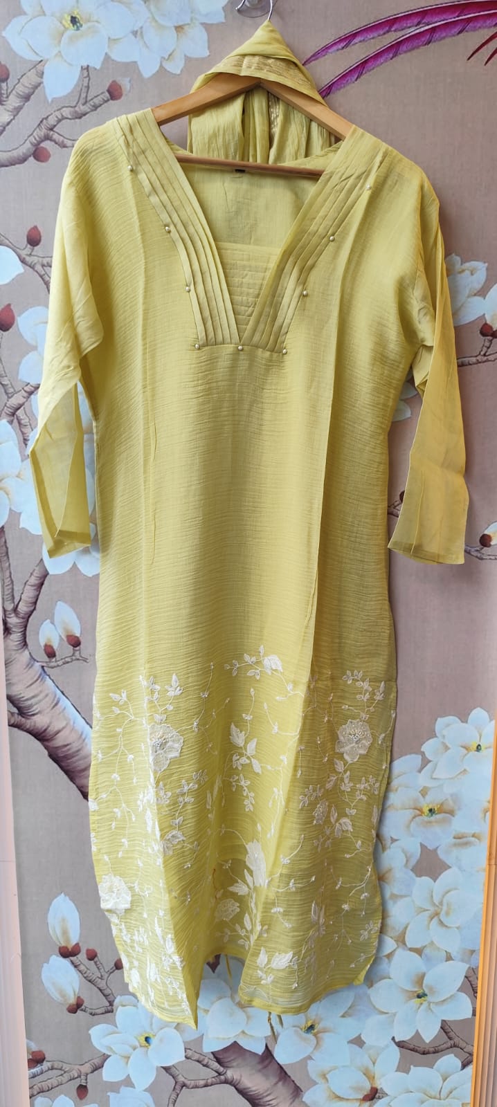Super pretty Mul Chanderi embroidered suit set