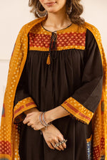Pretty cotton block print suit set in black n yellow (loose fit)