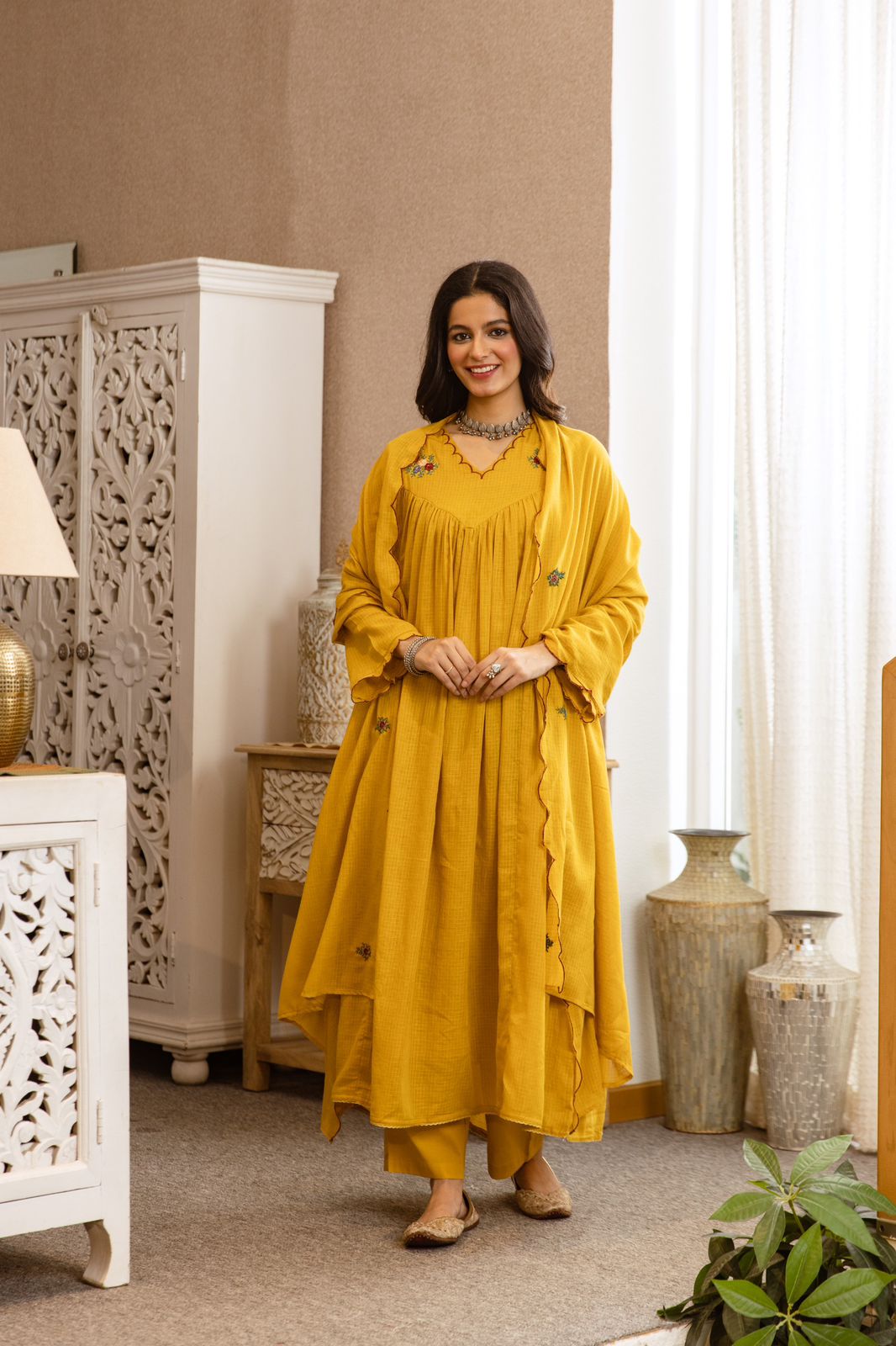 Super gorgeous Mul Cotton embroidered suit set in yellow (loose fit)