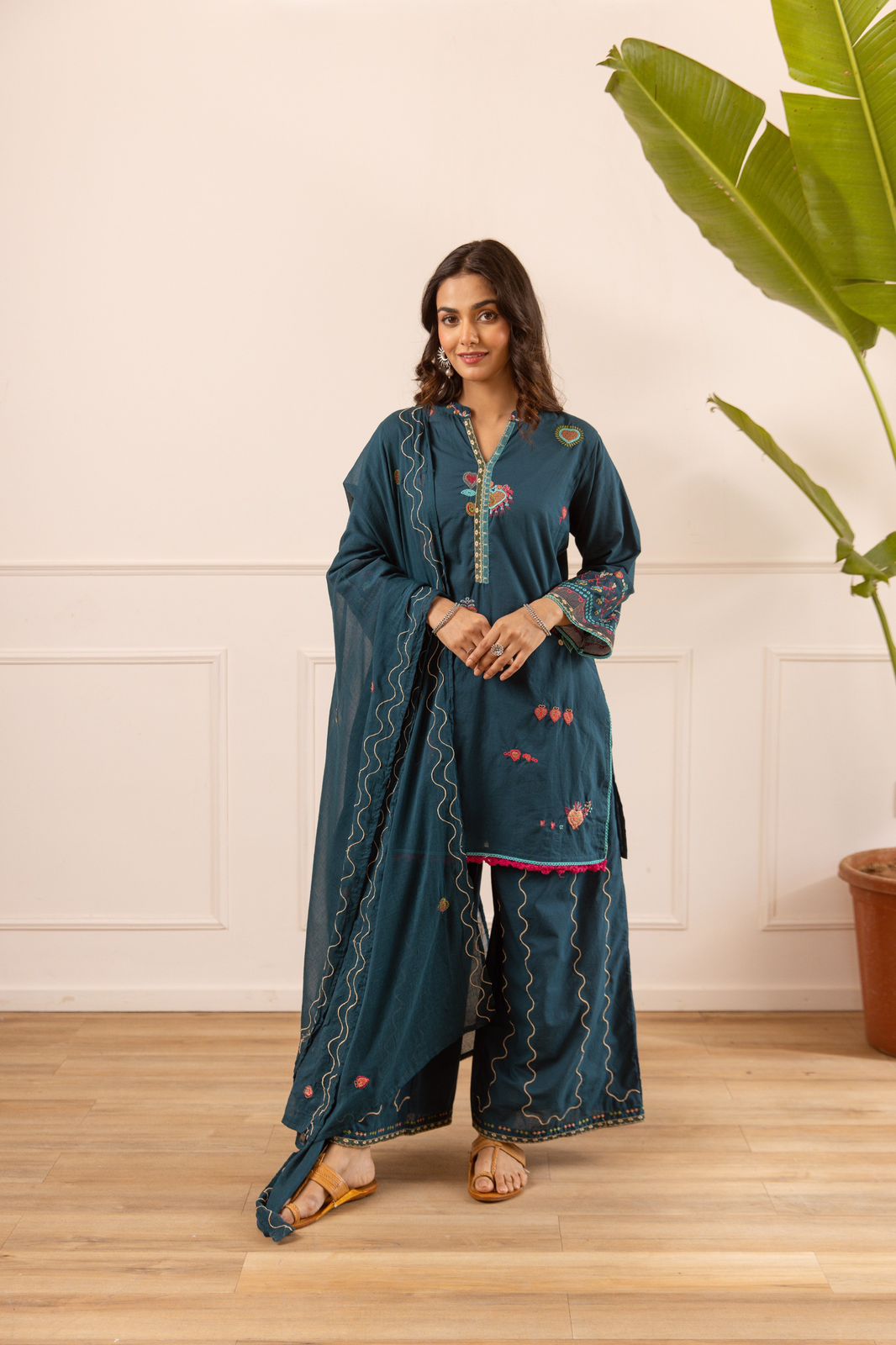 Fully embusmart cotton suit set in blue