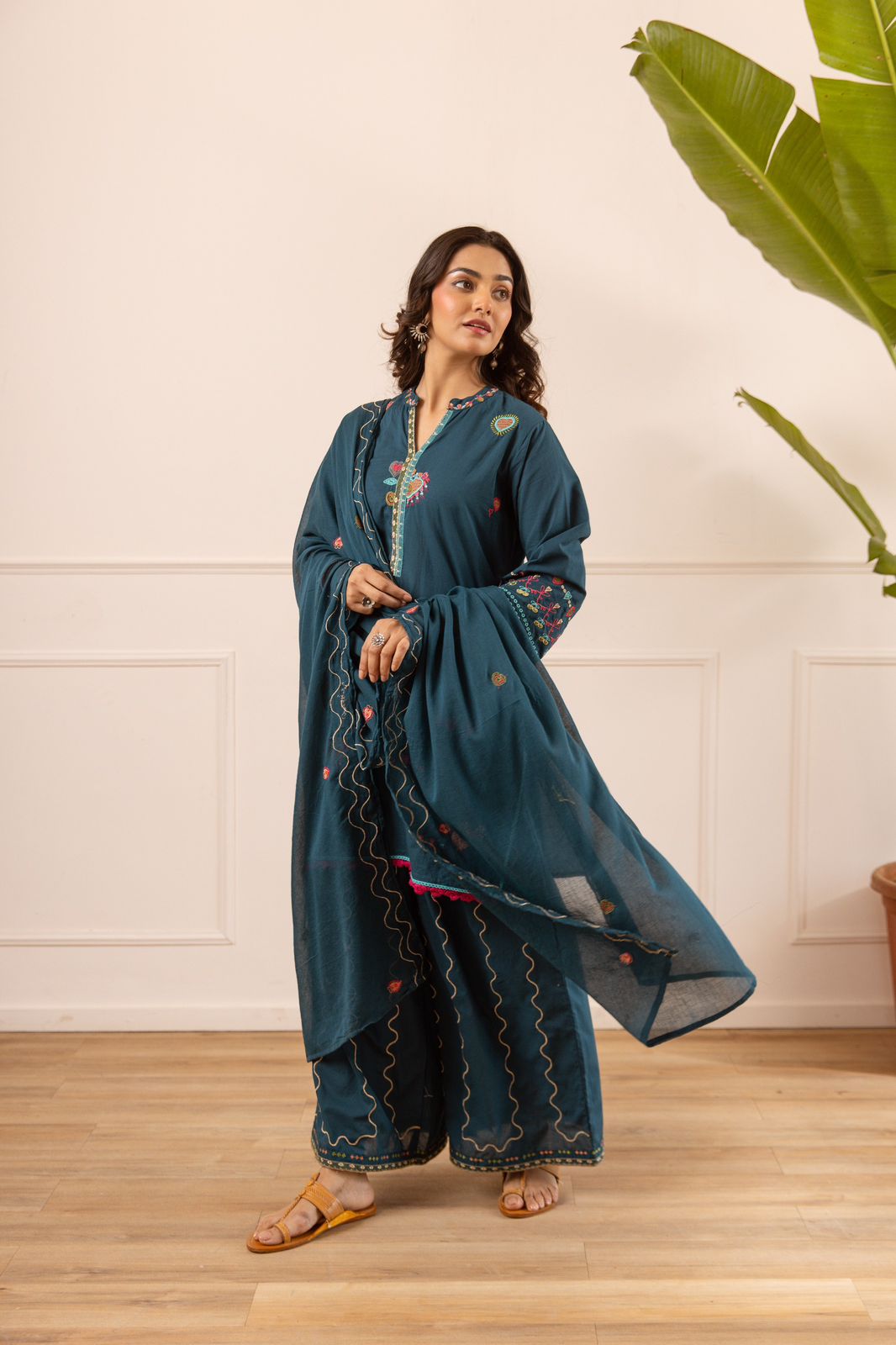 Fully embusmart cotton suit set in blue
