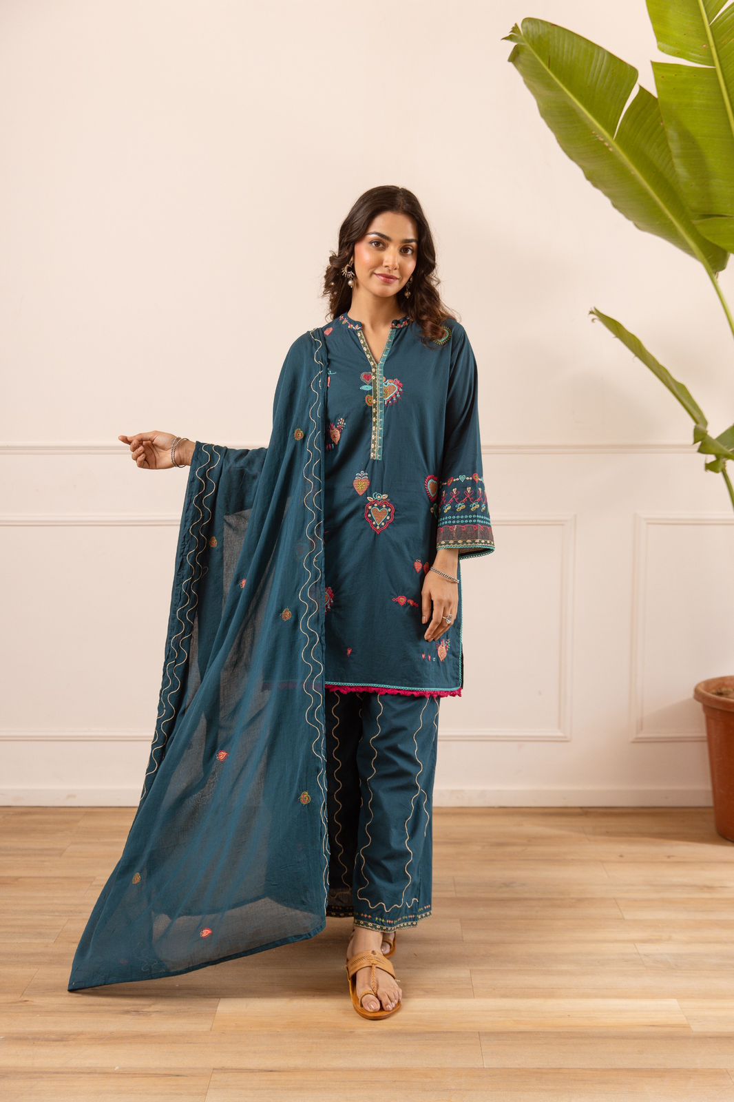 Fully embusmart cotton suit set in blue
