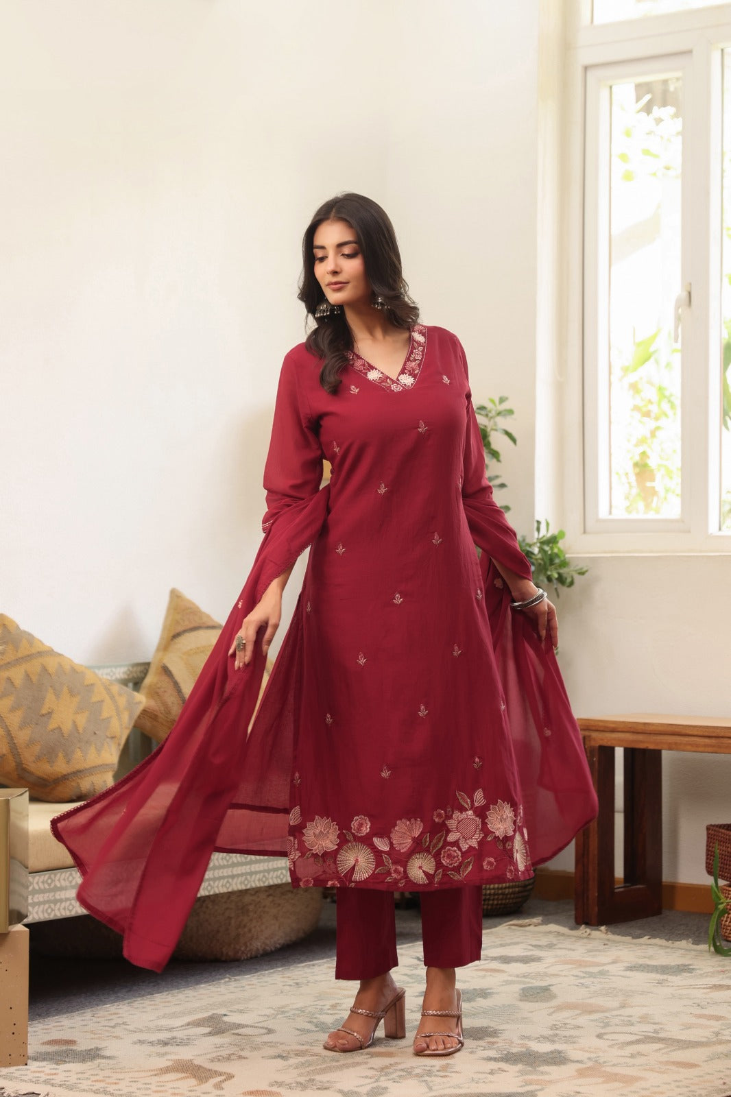 Mul cotton embroidered suit set in red
