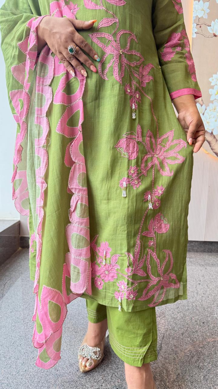 Premium Mul chanderi applique work suit set in green n pink
