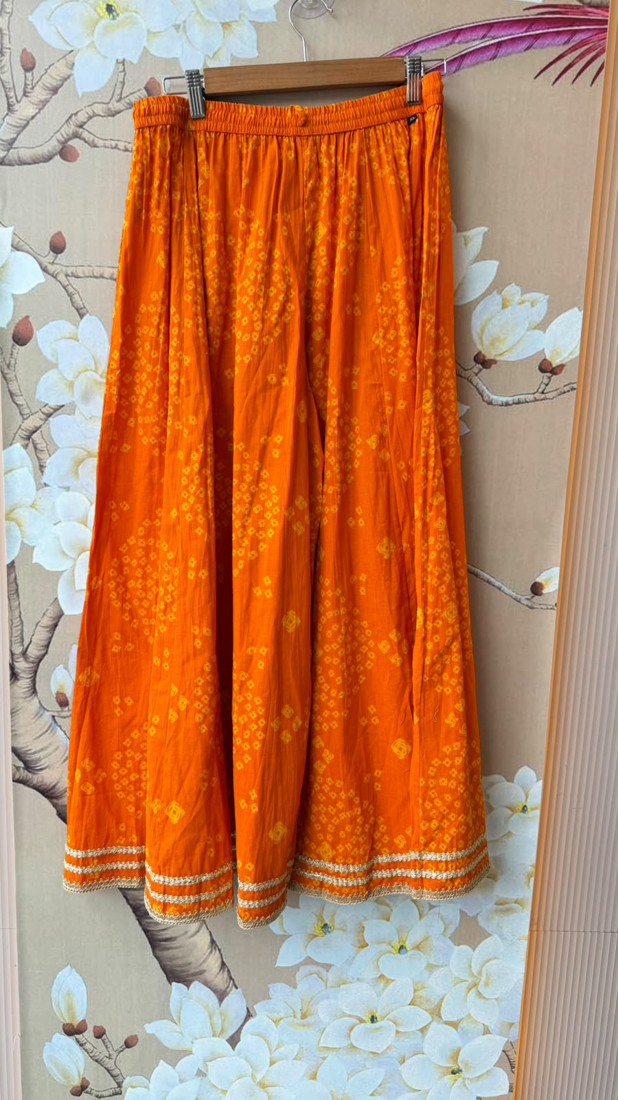 Super gorgeous pretty cotton Lehariya kurta paired with gorgeous bandhani plazzo pant with gotta detailing