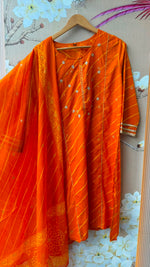 Super gorgeous pretty cotton Lehariya kurta paired with gorgeous bandhani plazzo pant with gotta detailing