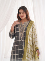 Mul silk digital printed chequeredsuit set in black n yellow (Plus Sizes Only)