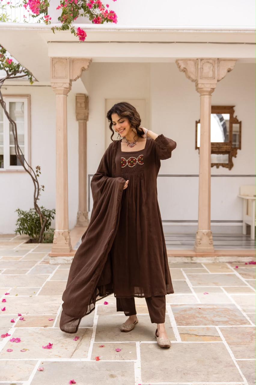 Super pretty Mul cotton embroidered suit set in brown