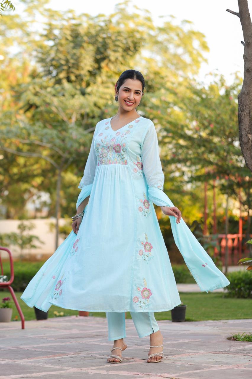 Super soft Mul cotton embroidered suit set in blue