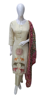 Shimmer tissue applique work set paired with organza dupatta