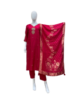 Premium dola silk with gorgeous hand work detailing