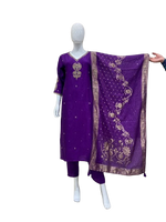 Premium dola silk with gorgeous hand work detailing