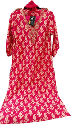 Pretty muslin suit set paired with shiffon dupatta