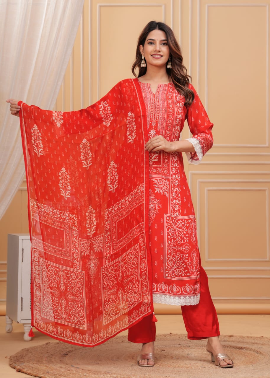 Pretty crepe lining suit set with lace detailing