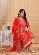 Pretty crepe lining suit set with lace detailing