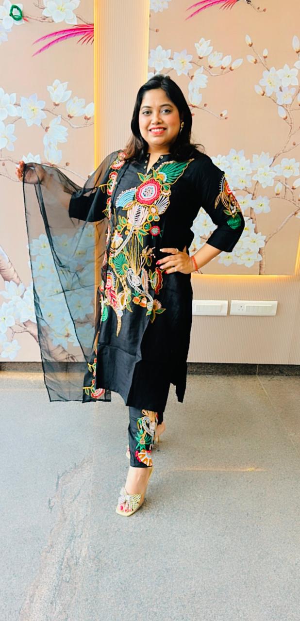 Pretty silk embroidered suit set