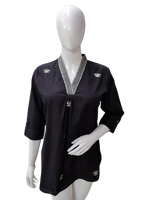 V neck short embroidered top