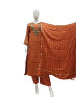 Pretty Mul chanderi paired with Banarasi dupatta