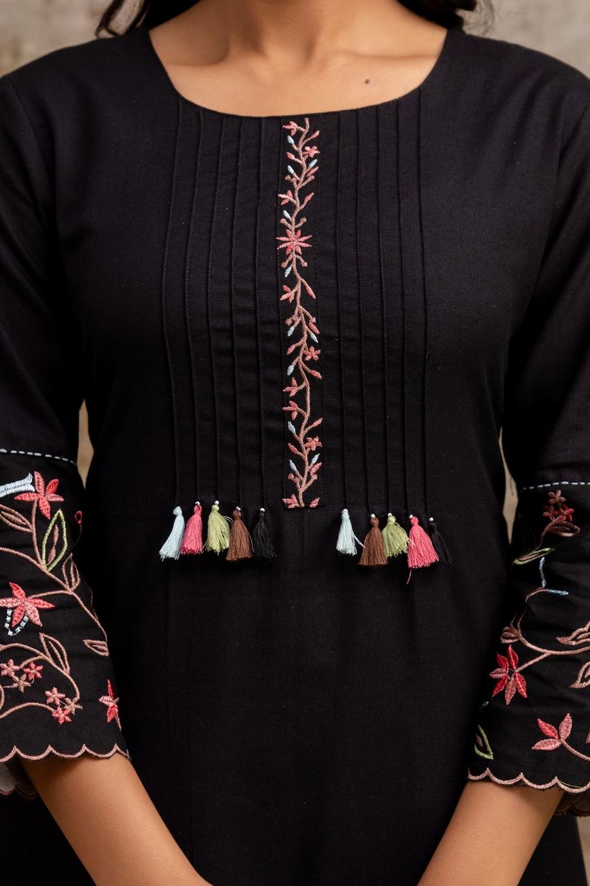 Sober n stylish embroidered kurta pant