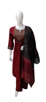 Pure cotton superb suit set with back detailing paired with Kota doria dupatta