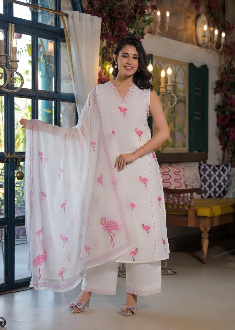 Pretty cotton embroidered lining suit set in pink