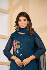 Mul cotton lining embroidery suit set in blue