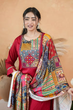 Gaji silk suit in red