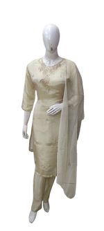 Tissue suit set with hand work