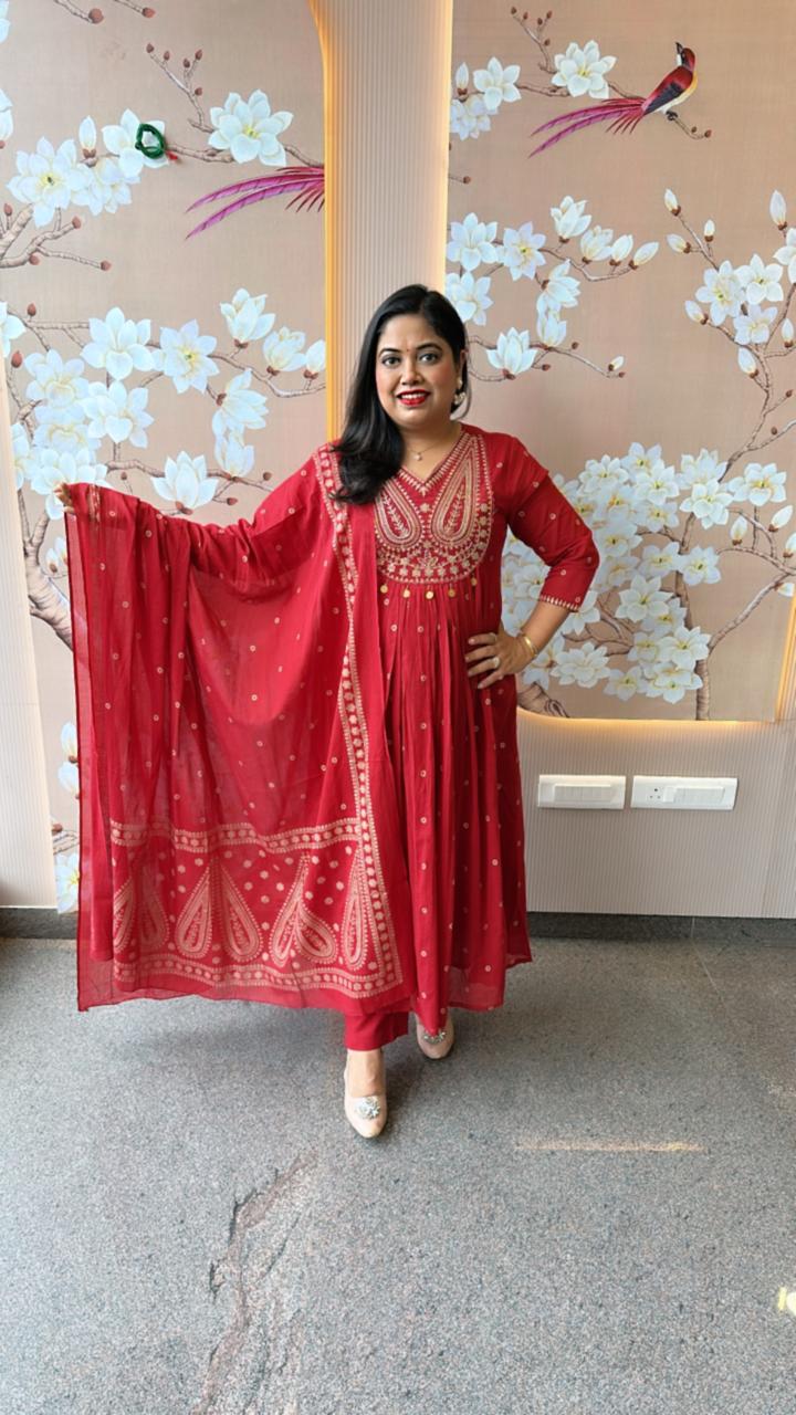 Wow Mul cotton Zari embroidery cotton suit set in red