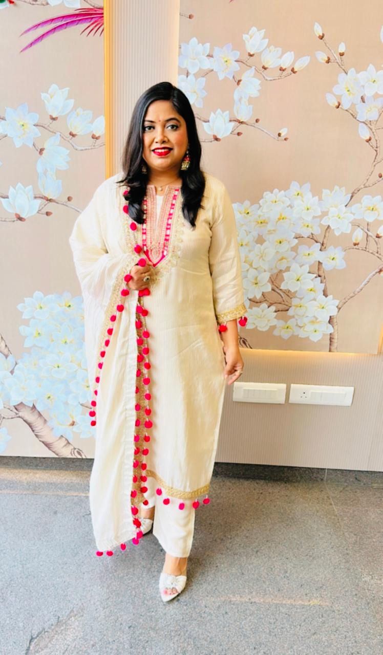 Super smart shimmer tissue suit with Pom Pom lace detailing in pink (advisable to go for a size up )