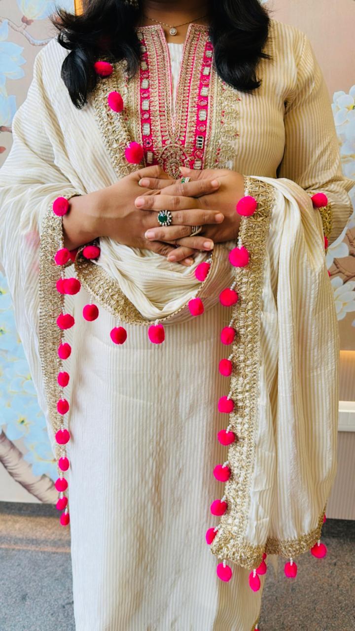 Super smart shimmer tissue suit with Pom Pom lace detailing in pink (advisable to go for a size up )