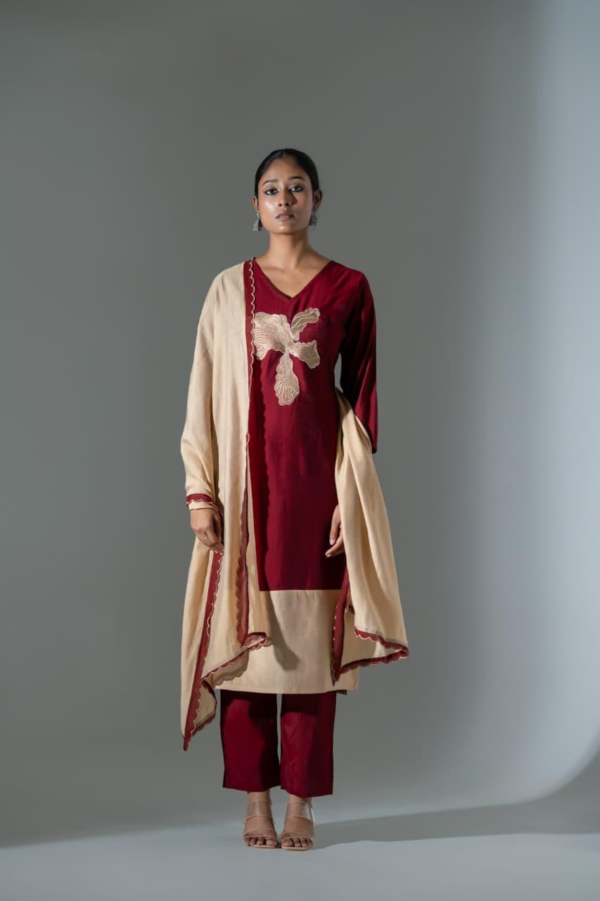 Wow soft modale appliqué suit in dual tone