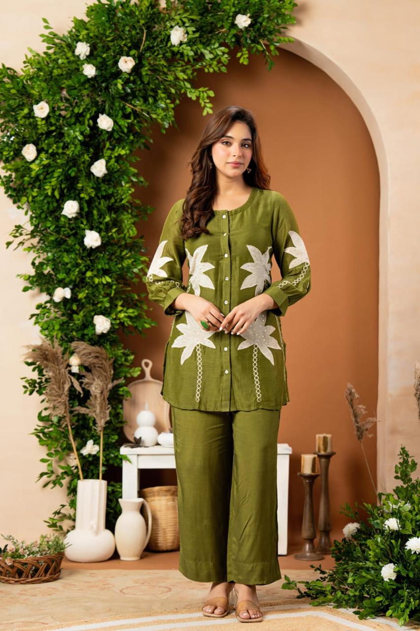 Mul Chanderi appliqué work co ord set green