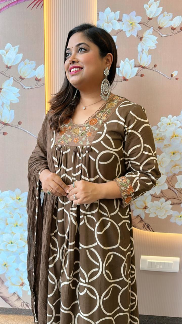 Pure cotton lace detailing suit set brown